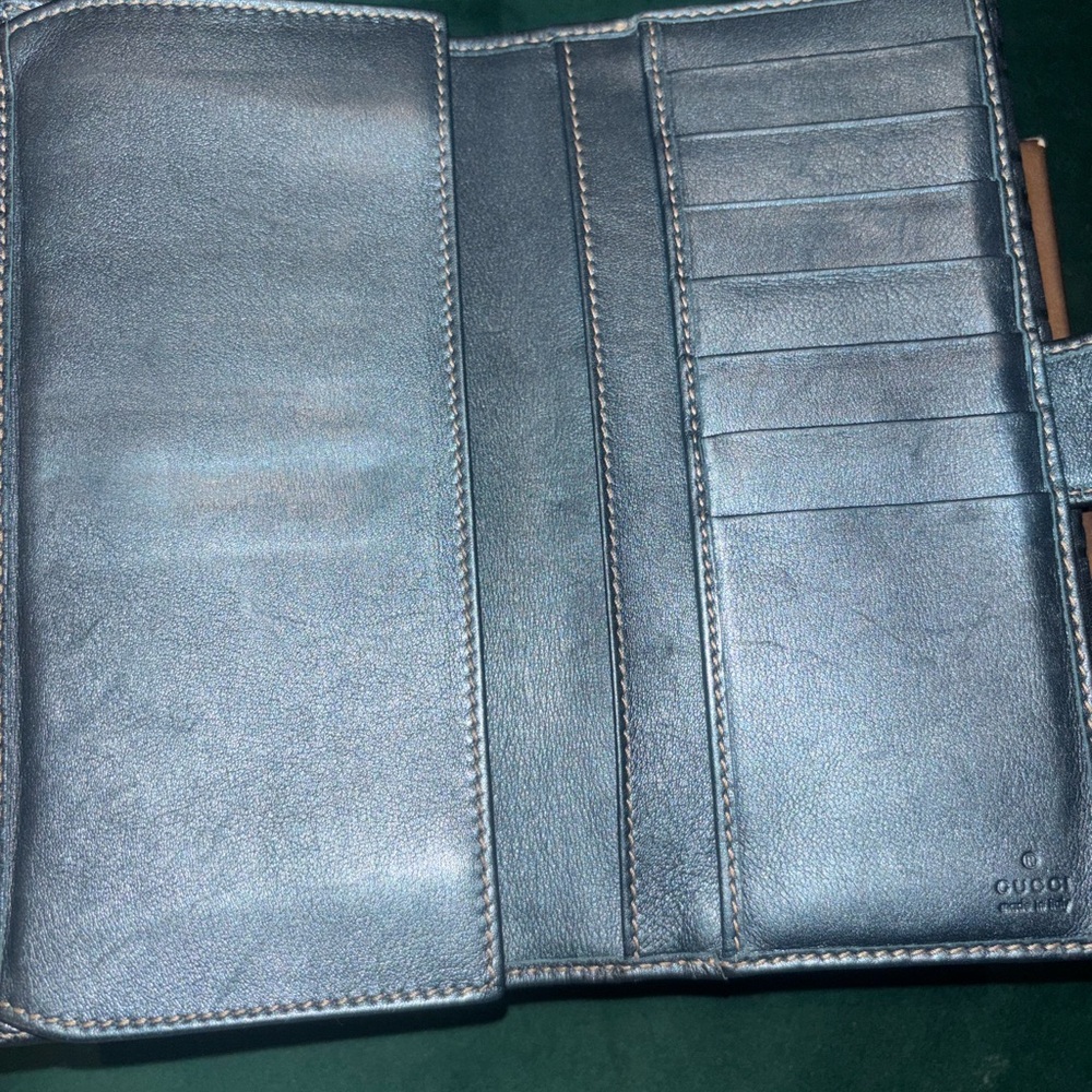 Gucci Blue Clutch with Iconic GG Monogram and Gold Hardware - Picture 5 of 10
